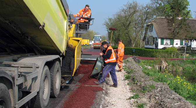 n12041 Crisis herstelwet permanent, asfalteren Breukelen Portengen Noord.JPG