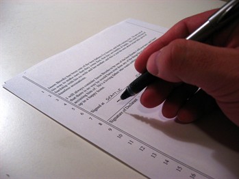 n12083 Nauwelijks aanbestedingen, ondertekening
